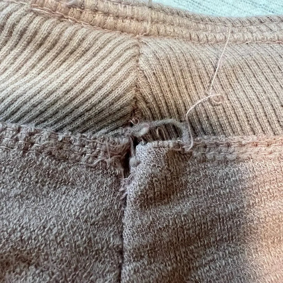 FREE PEOPLE MOVEMENT Ziggy Leggings in Cameo Dust size XS - Picture 7 of 10